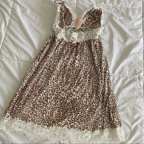 COPY - NWT VICTORIAS SECRET SLEEP SLIP CAMI DRESS SMALL - Picture 5 of 10